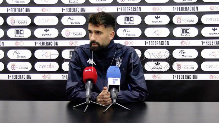 carnicer-partidos-punetazo-encima-mesa-ceuta-malaga