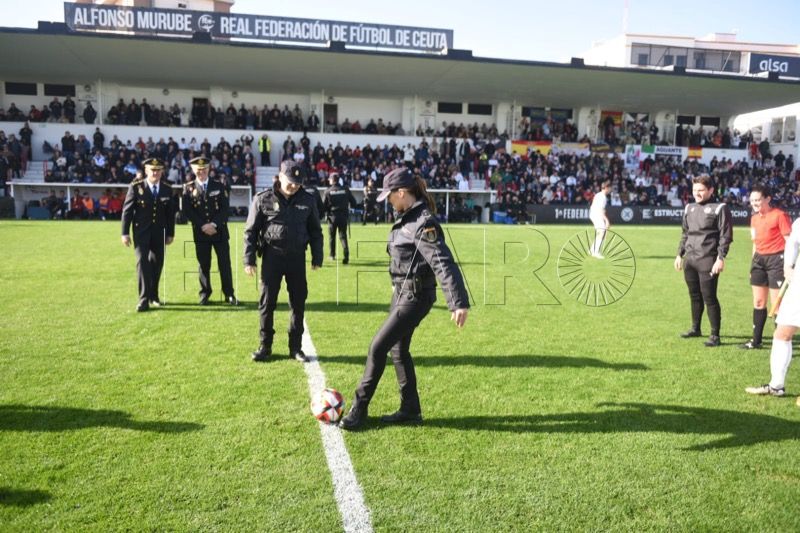 saque-honor-policia-nacional-partido-ceuta-malaga-futbol-006
