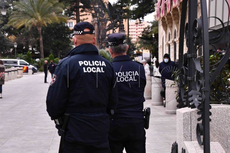 civiles-militares-pugnaran-plazas-policia-local