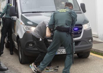 Pasan a disposiciÛn judicial los ocho detenidos por la muerte de los dos guardias civiles