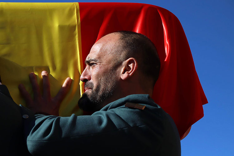 dolor-indignacion-guardias-civiles-barbate-narcolancha