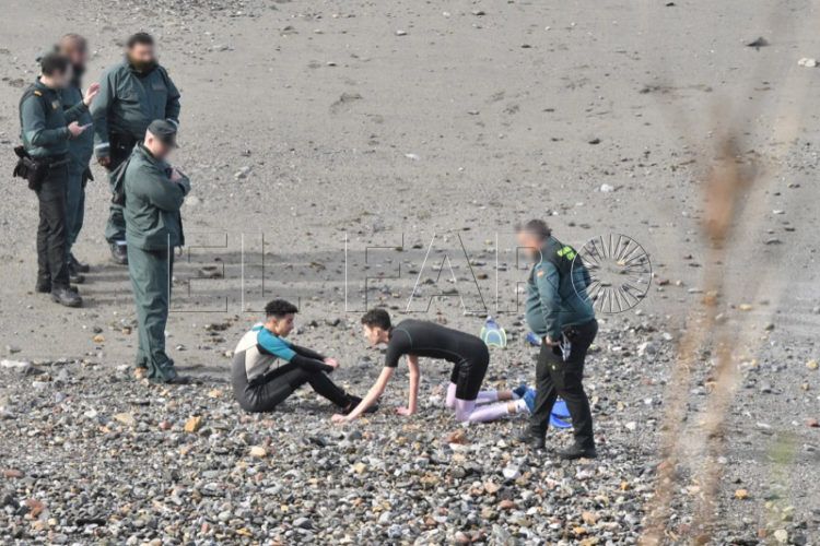 inaccion-marruecos-inmigrantes-cruzan-nado-silencio-oficial-015
