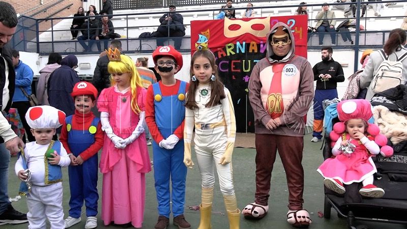 pequenos-emocionados-fiesta-carnaval-020