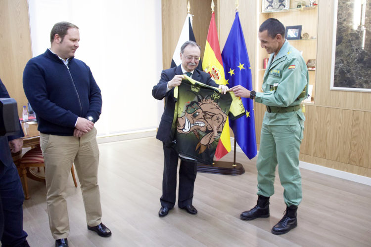 recepcion-juan-vivas-camiseta-cuna-legion-3