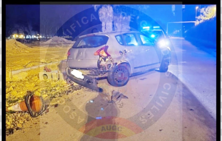 vehiculo-tabaco-contrabando-embiste-guardia-civil-san-roque-001