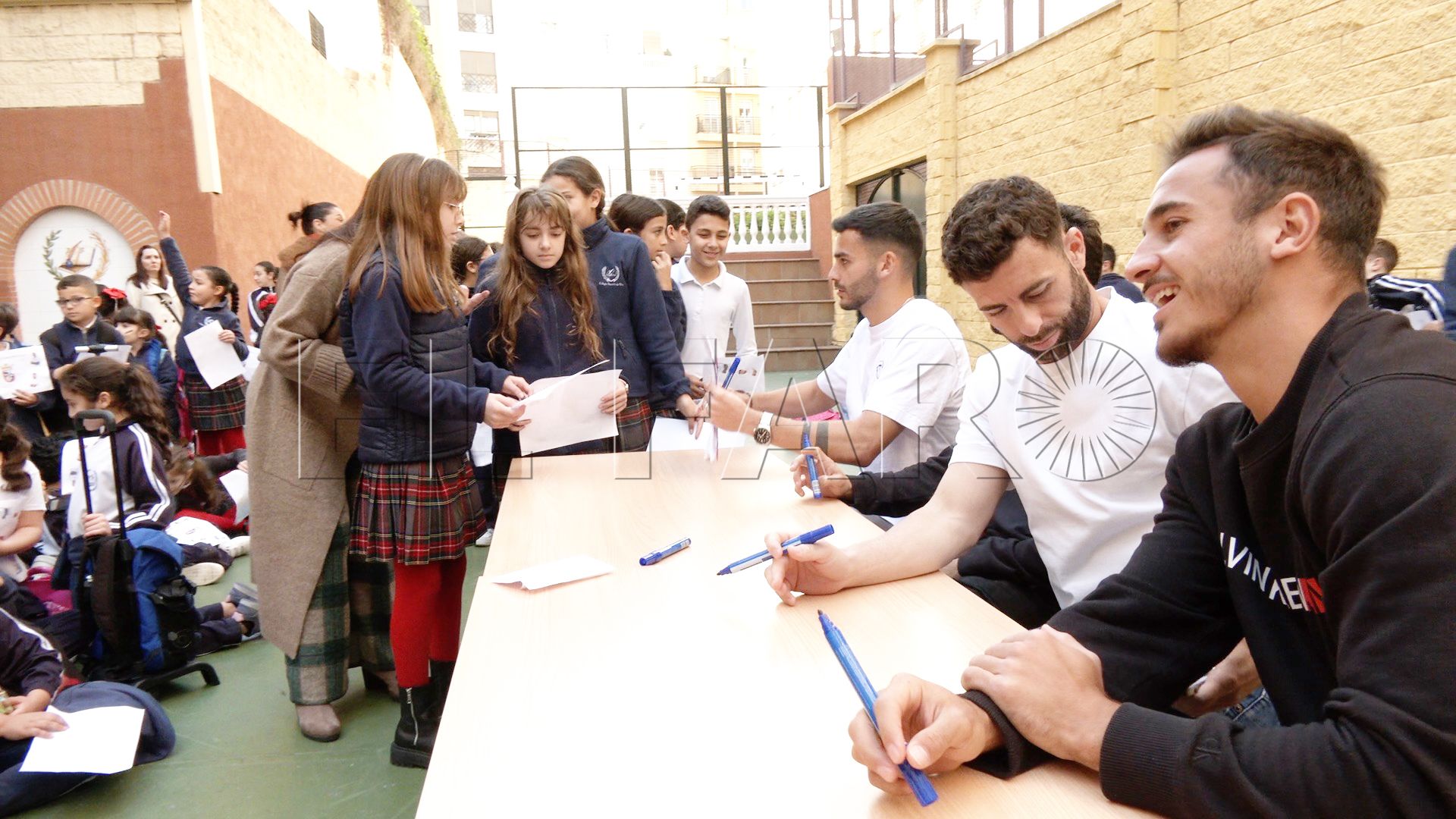 visita-jugadores-ceuta-colegio-beatriz-silva