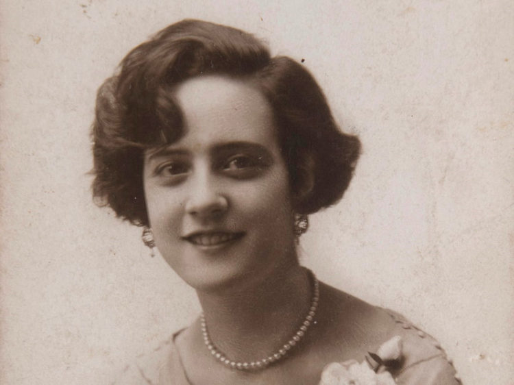 En-grande-Carmen-Campillo-Archivo-Familia-Sorroche-copia