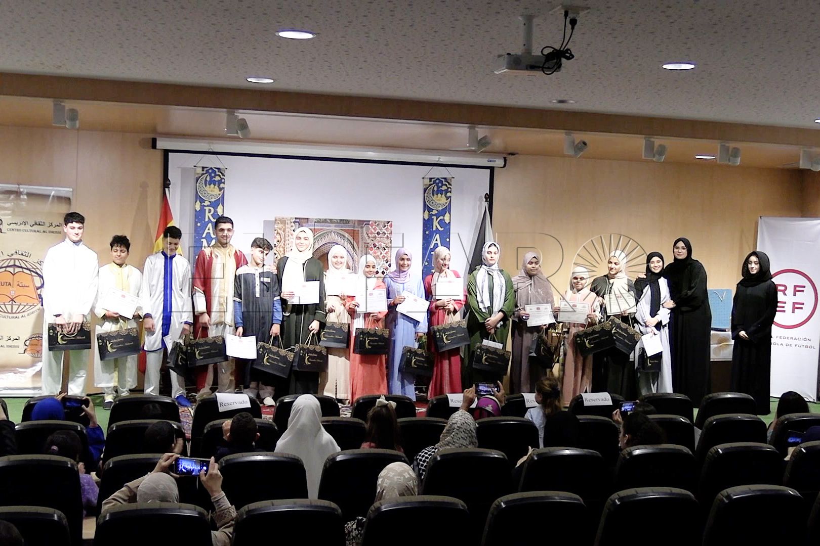 acto-recitacion-coran-alumnos-centro-al-idrissi