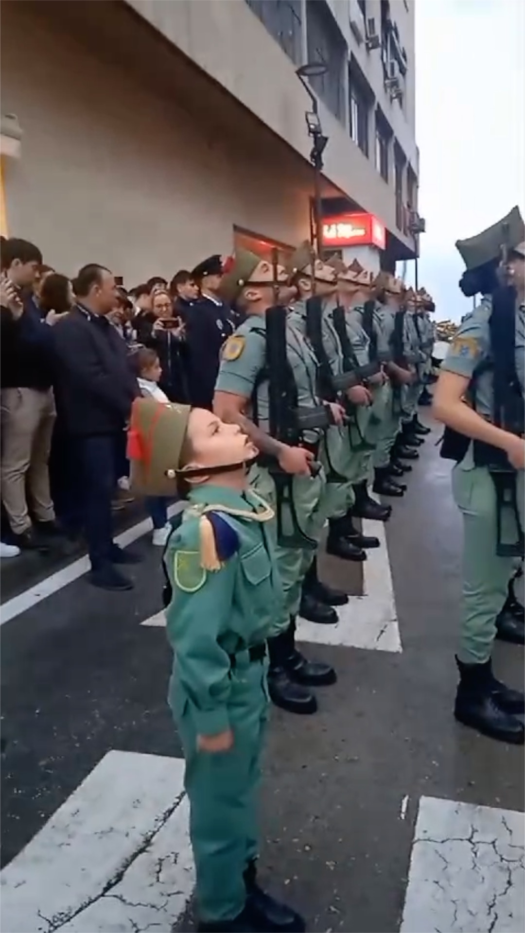 adan-fuentes-nino-legionario-semana-santa-algeciras