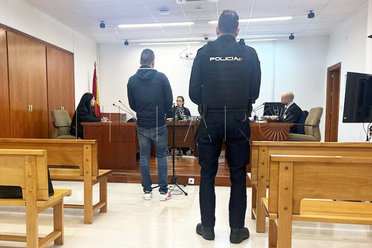 agrede-policias-colar-hachis-soy-boxeador-te-voy-reventar