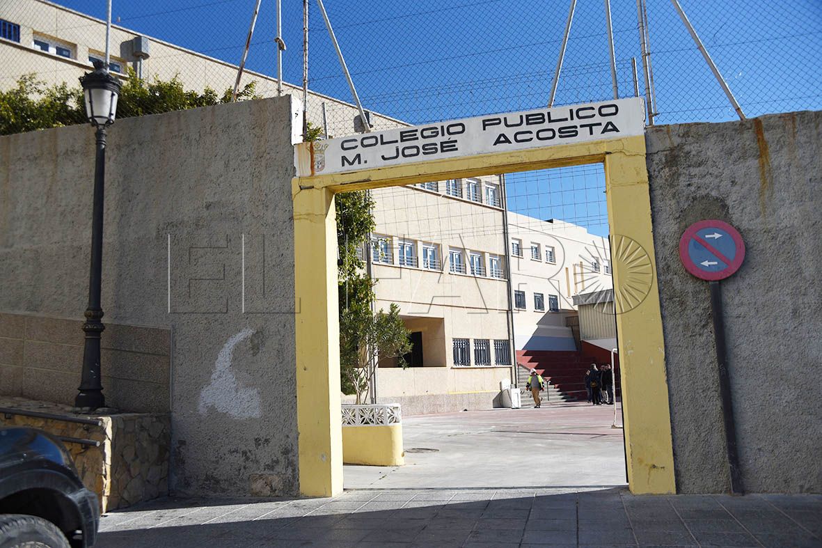 comunidad-educativa-jose-acosta-reclama-techado-patio