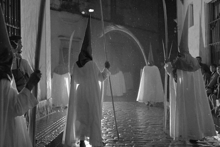 nazarenos-lluvia