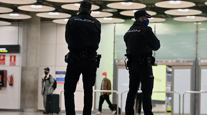policia-nacional-aeropuerto-barajas-madrid