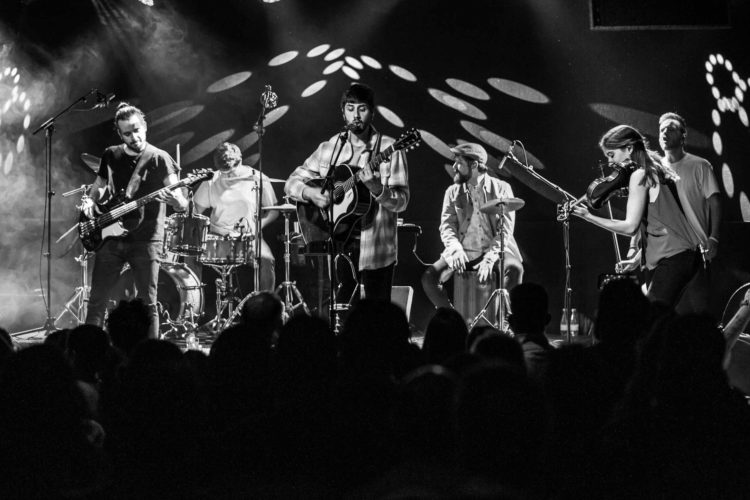 the-son-of-wood-musica-necesario-no-acomodarte-1