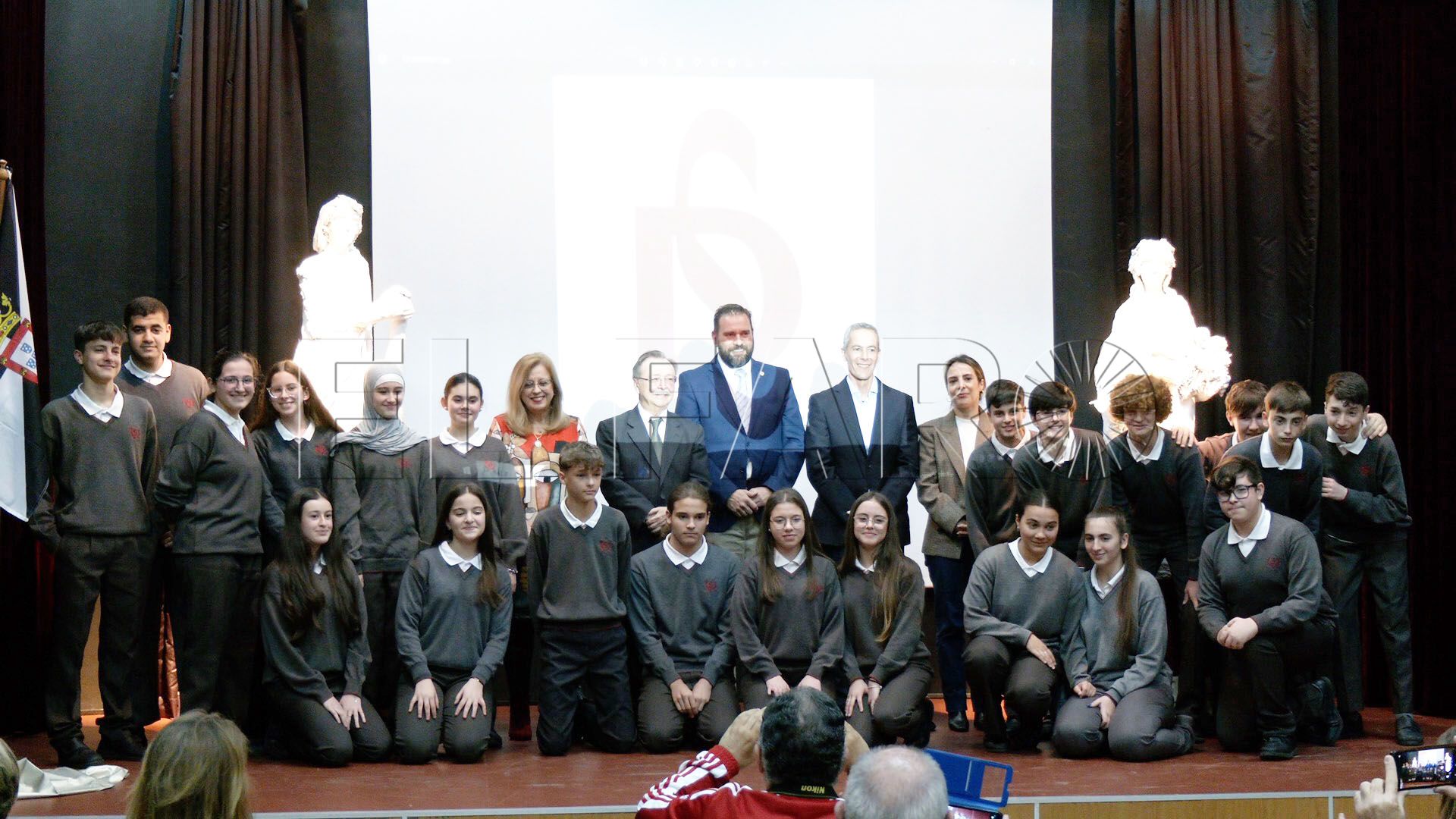 alumnos-san-daniel-elaboran-alegorias-tamano-real