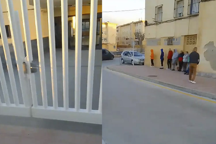 centro-salud-tarajal-cerrado-gente-esperando-calle