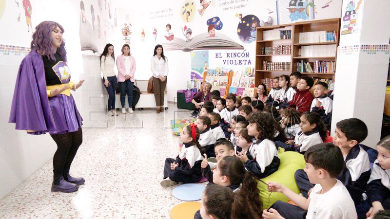 libros-colegio-promover-igualdad-rincon-violeta-biblioteca-007