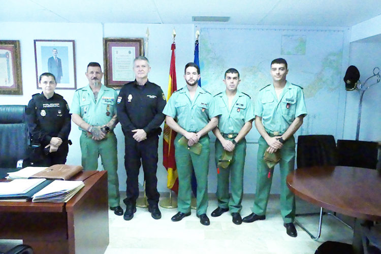 linea-vida-policia-legion-salvo-inmigrantes