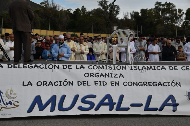 musal-la-rezo-ramadan-comunidad-musulmana