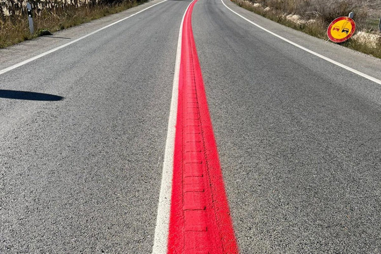 que-significa-linea-roja-continua-carreteras