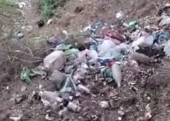 senderistas-indignados-basura-bonito-horroroso-monte-hacho