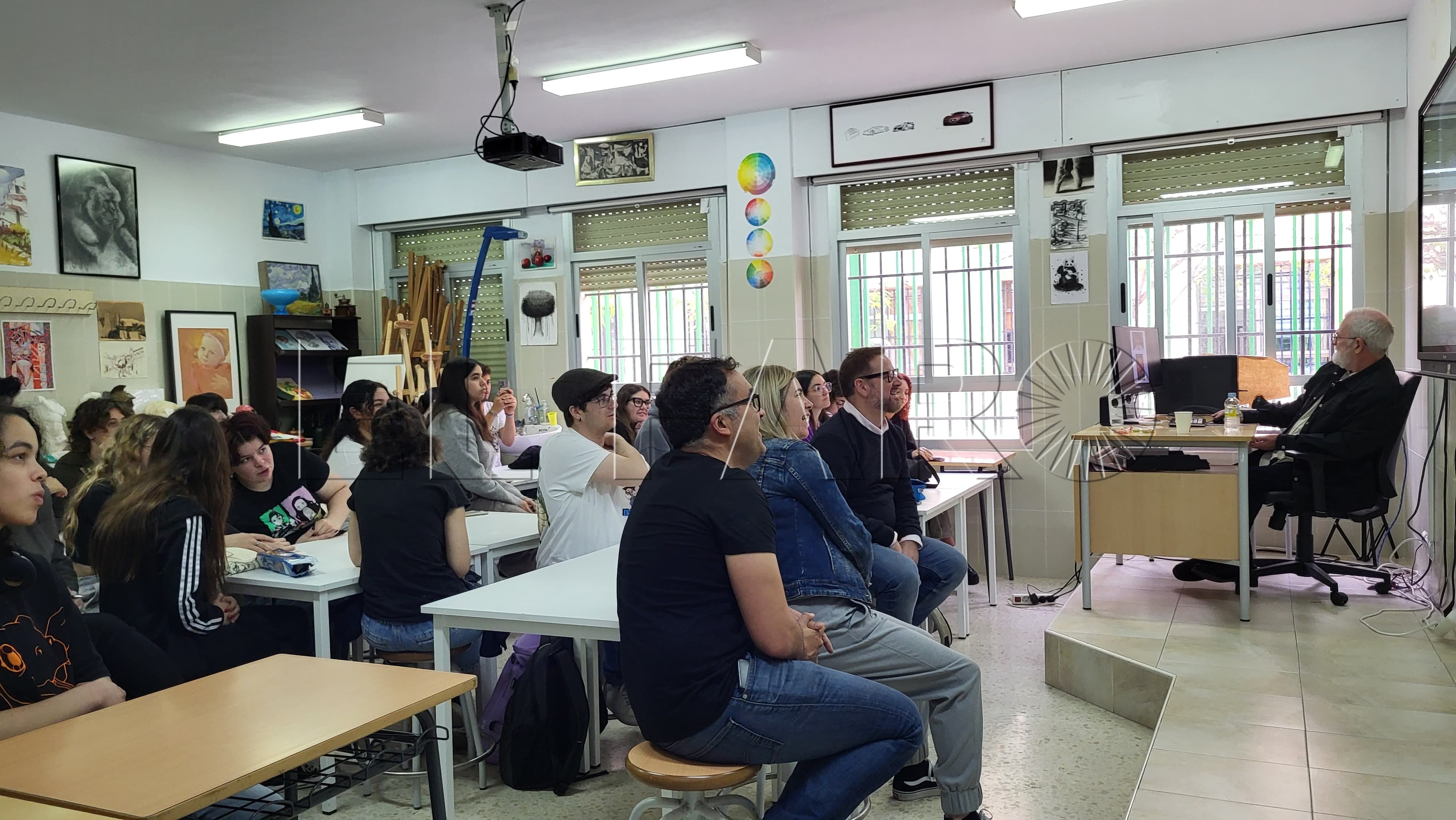 vicente-alvarez-visita-alumnos-escuela-arte-4