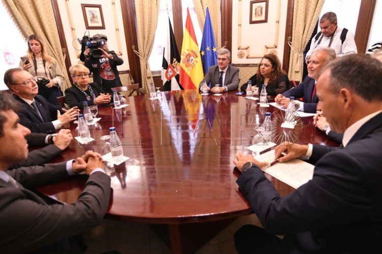 visita-ministro-politica-territorial-angel-victor-torres-9