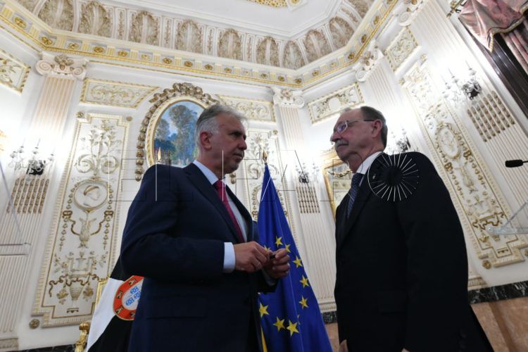 vivas-recibe-ministro-politica-territorial-angel-victor-torres-3