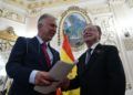 vivas-recibe-ministro-politica-territorial-angel-victor-torres-6