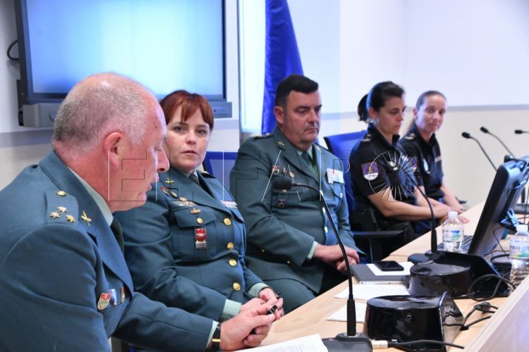 agentes-guardia-civil-policia-nacional-lucha-narcotrafico-jornadas-uned-6