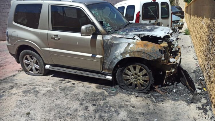 coche-quemado-barriada-mixto-3