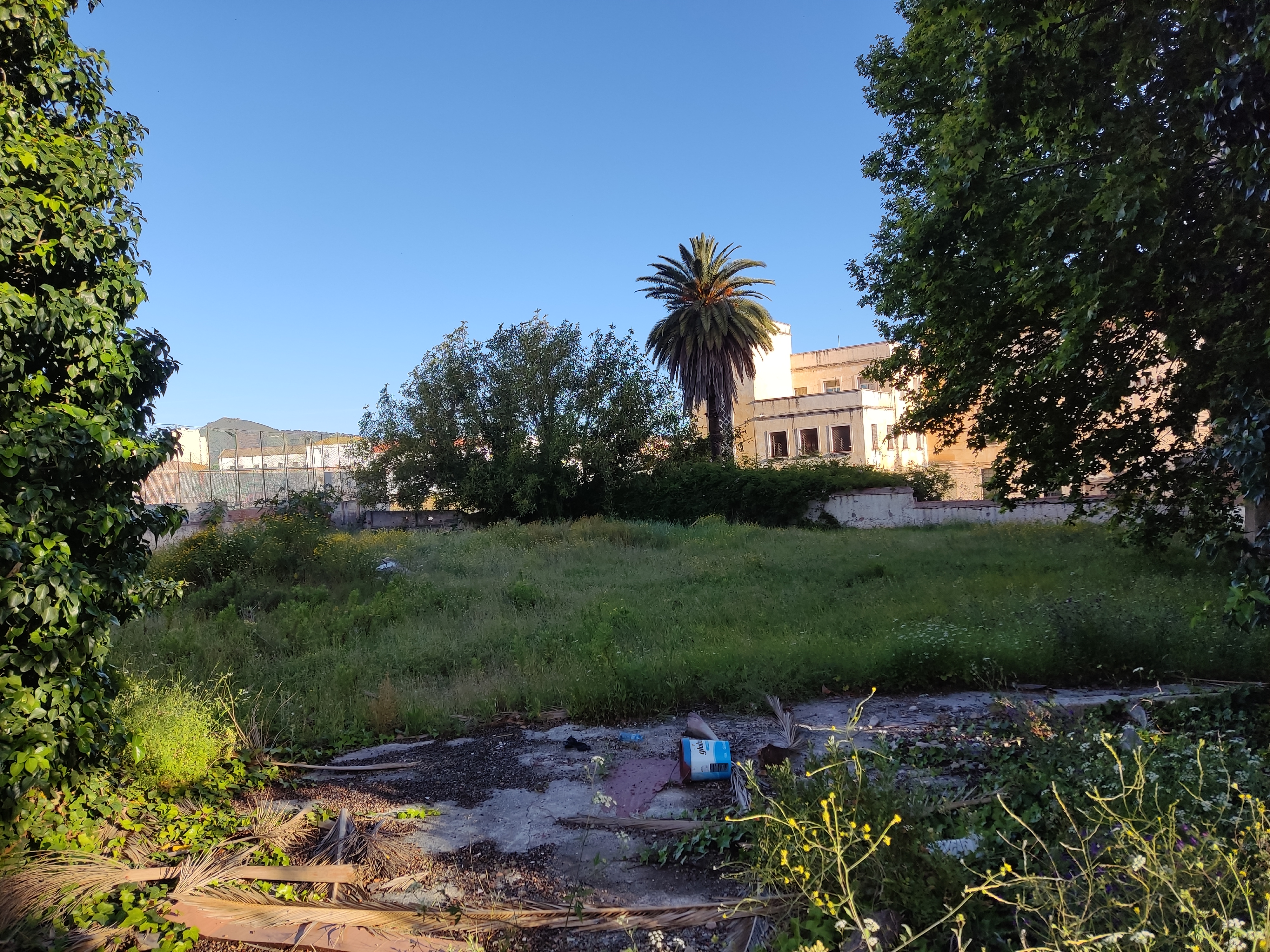 descampado-avenida-otero-vecinos-proponen-parque-infantil-1