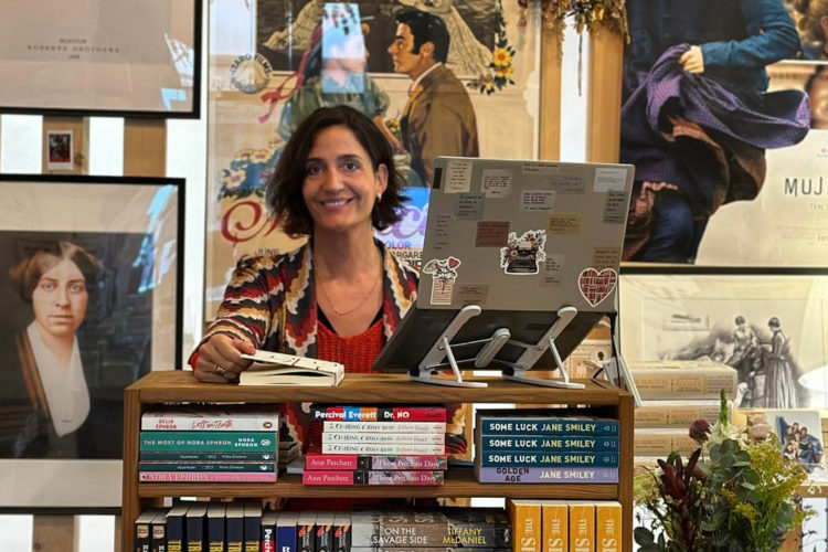 laura-rinon-escritora-librera-1
