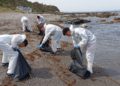 menores-centro-esperanza-limpian-playa-desaladora-10