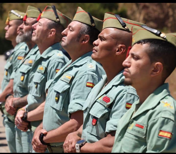 ministra-margarita-robles-felicita-legionarios-patrulla-tiro-4