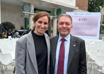 ministra-sanidad-monica-garcia-presidente-colegio-medicos-ceuta-enrique-roviralta-2