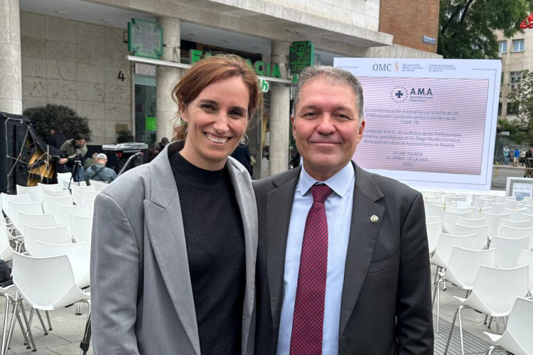 ministra-sanidad-monica-garcia-presidente-colegio-medicos-ceuta-enrique-roviralta-2