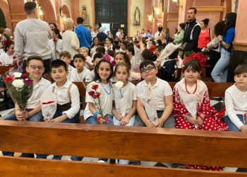 ofrenda-floral-alumnos-colegio-lope-vega-virgen-remedios-3