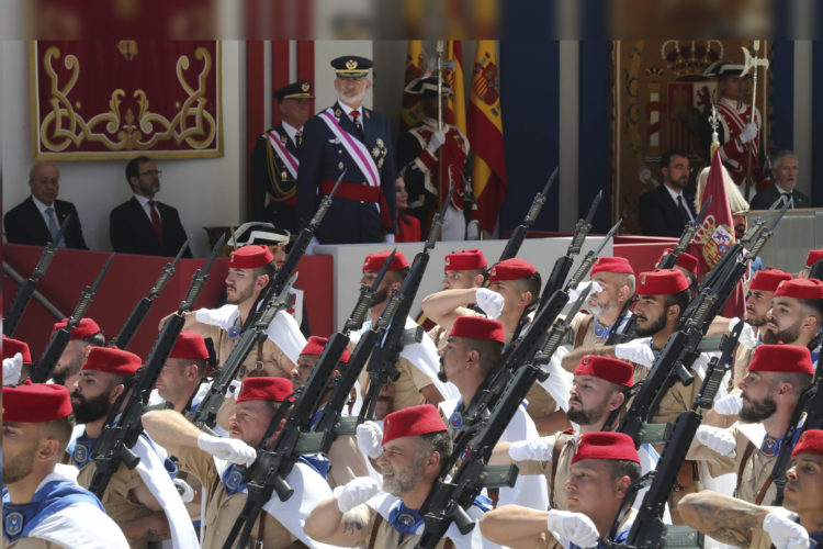 regulares-desfile-dia-fuerzas-armadas