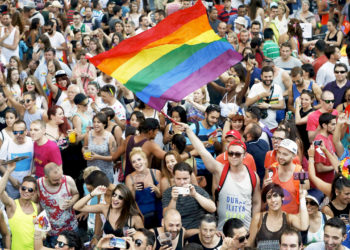 Bandera-lgtbiq+