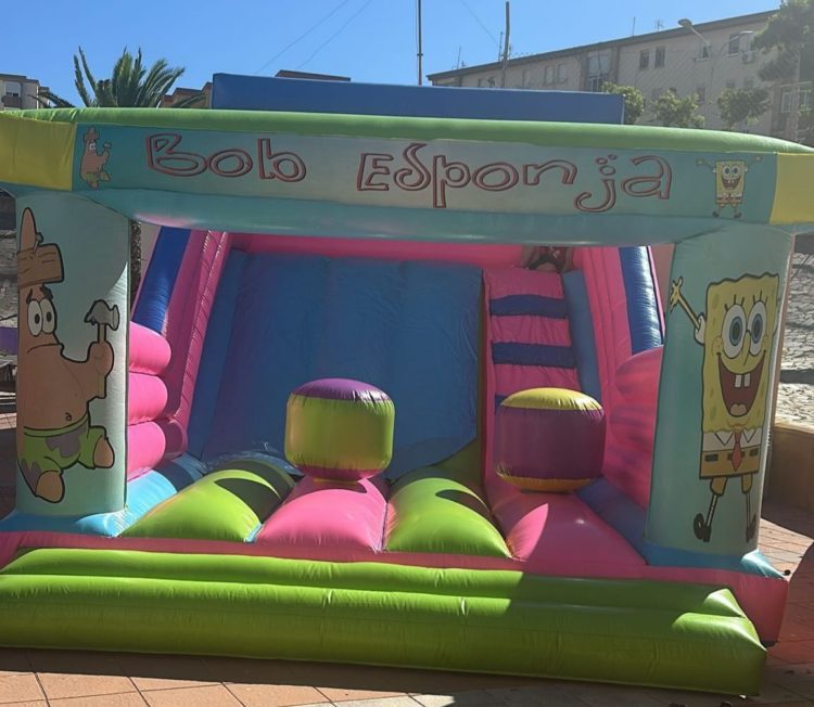 colchoneta-castillo-hinchable-verbena-barriada-san-daniel