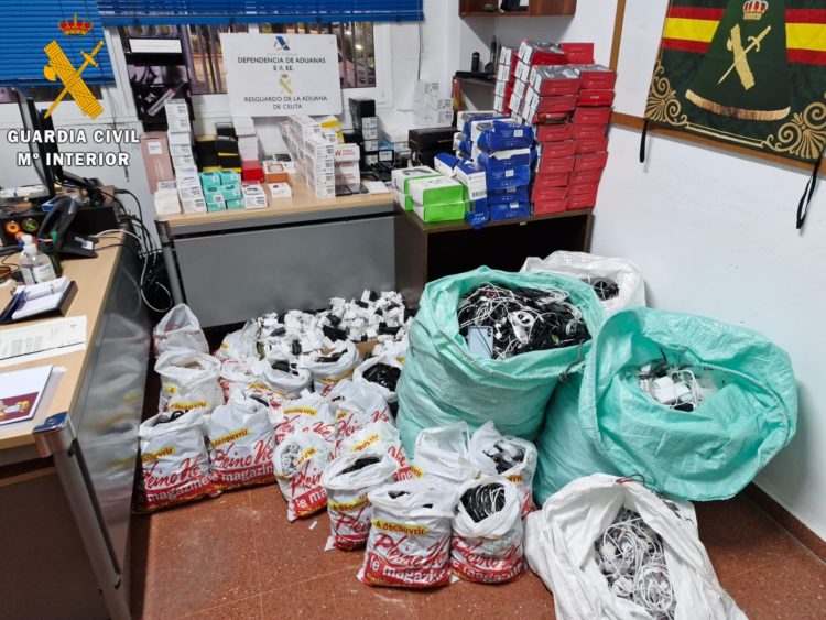 golpe-contrabando-guardia-civil-ceuta-marruecos-joyas-ordenadores-moviles-8