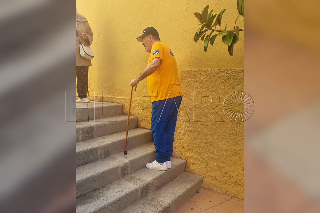 reto-salir-casa-villajovita-vecinos-problemas-movilidad-discapacidad-escaleras-calle-ramon-campoamor-12
