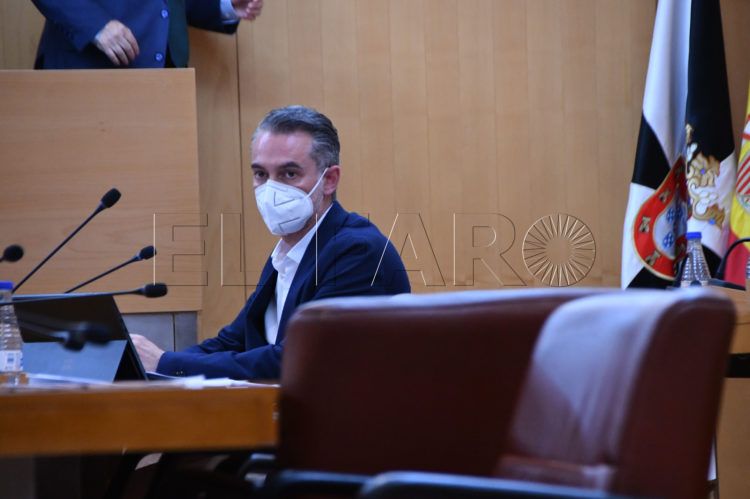 sebastian-guerrero-solo-diputados-psoe-pleno-27-junio-2024