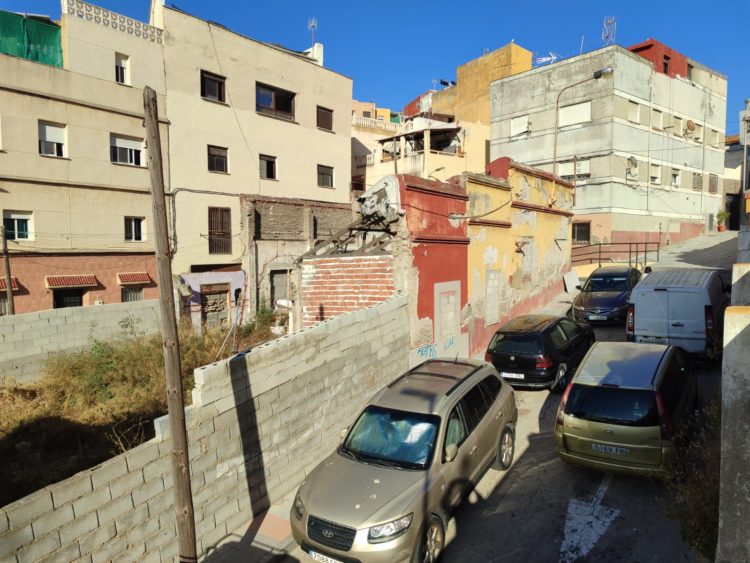 vecinos-recinto-indignacion-coches-abandonado-ruinas-suciedad-2