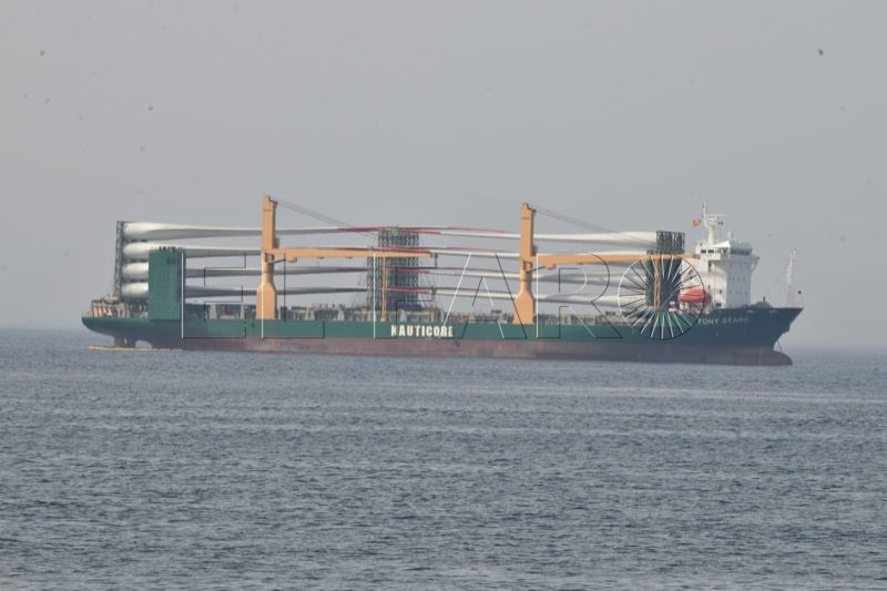 capitania-retiene-buque-vertido-bunkering-006
