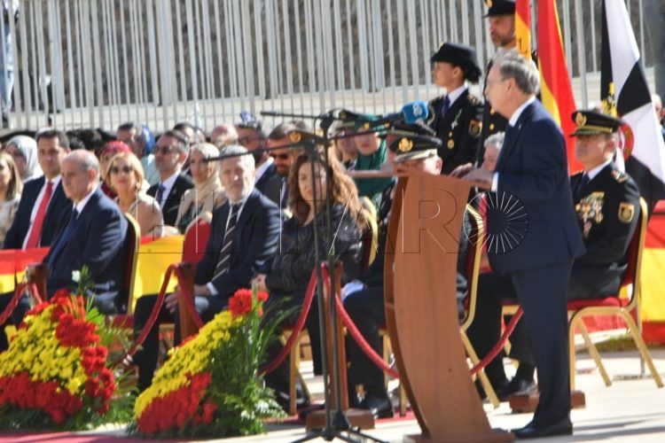 ceuta-entrega-bandera-espana-policia-nacional-069