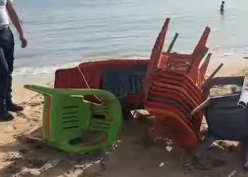 decomiso-sillas-mesas-sombrillas-playas-tanger
