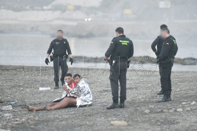 entrada-inmigrantes-guardia-civil-almadraba-tarajal-12