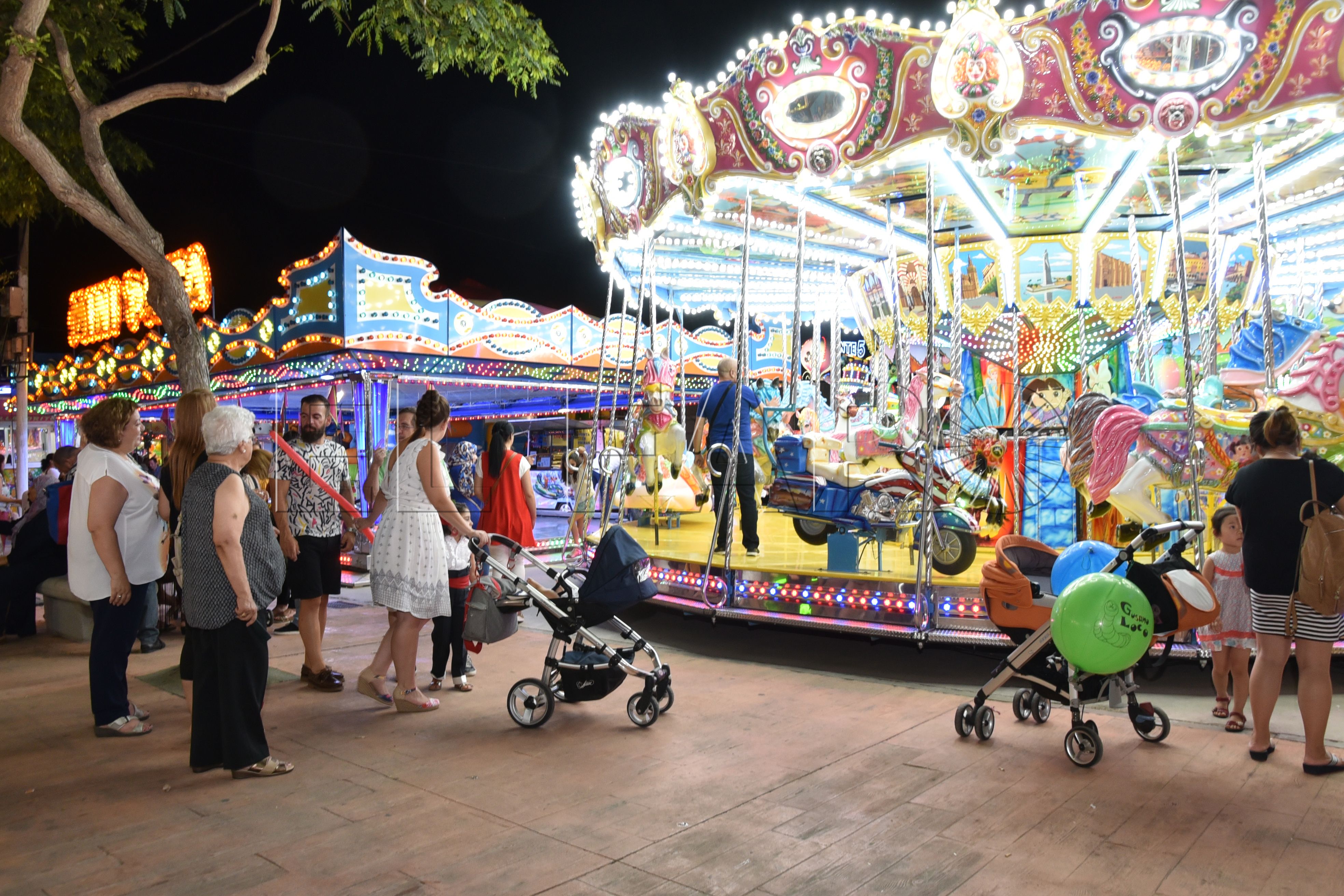 feria-noche-atracciones